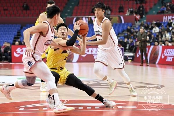 江苏男篮喜获连胜，展现实力