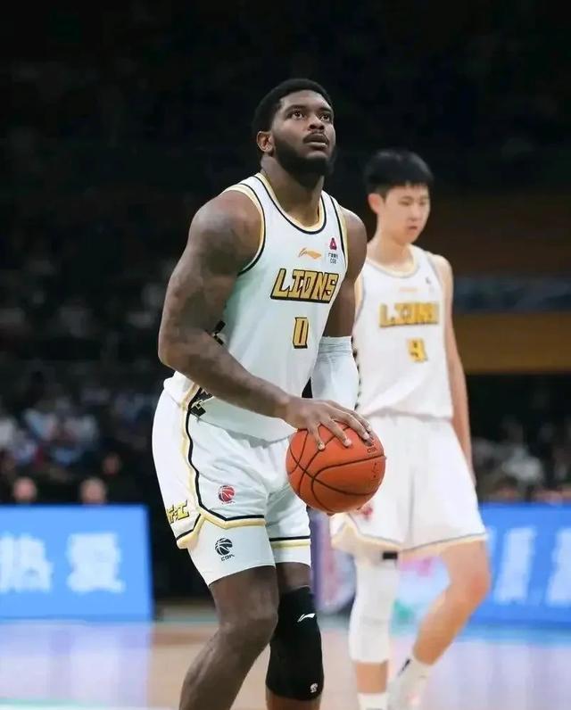 斯图加特客场遭遇失败，失去关键胜利机会的简单介绍